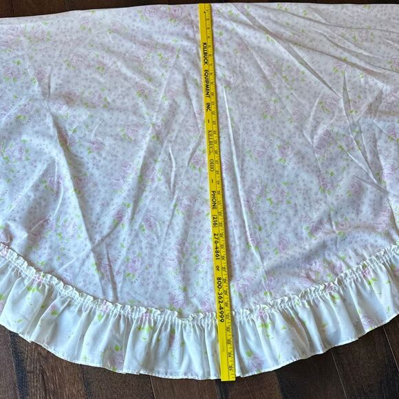 Vintage JCPenney home round tablecloth 72” white pink floral ruffle cottagecore - Picture 5 of 8